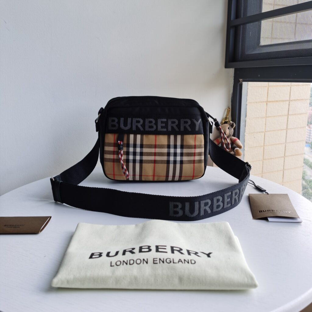 Burberry-Fanny pack-Man