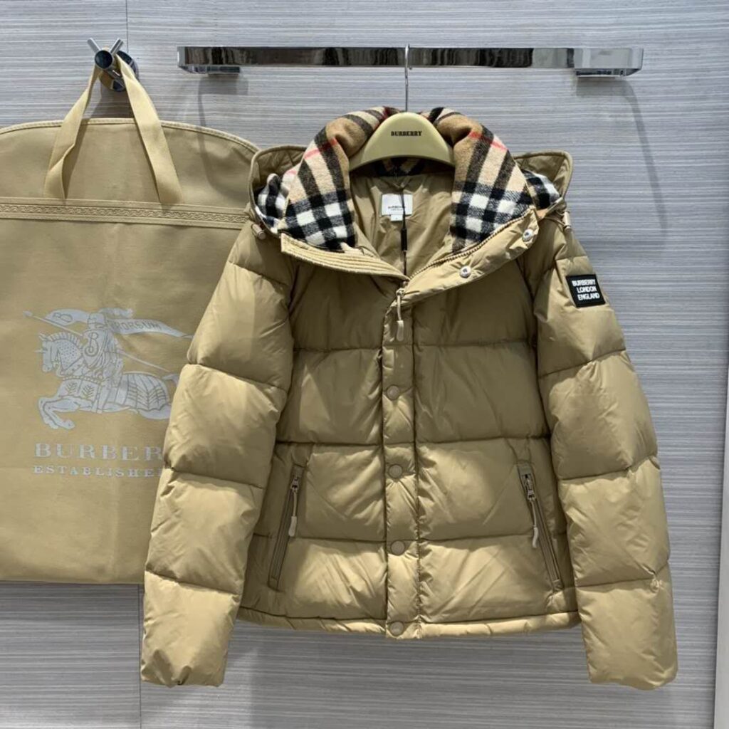Burberry-Unisex-Apricot-S/M/L