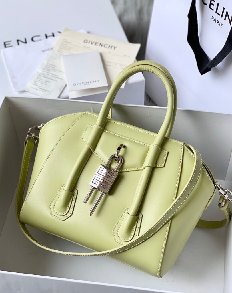 Givenchy-Antignoa-custard