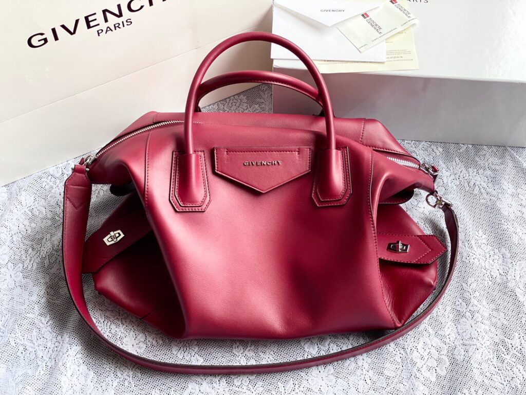 Givenchy-Antigona Soft-Red
