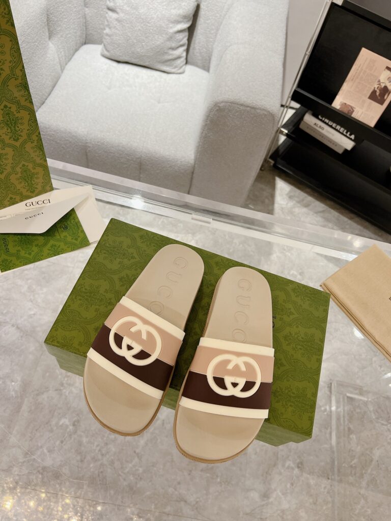 Gucci-Sandals-Man
