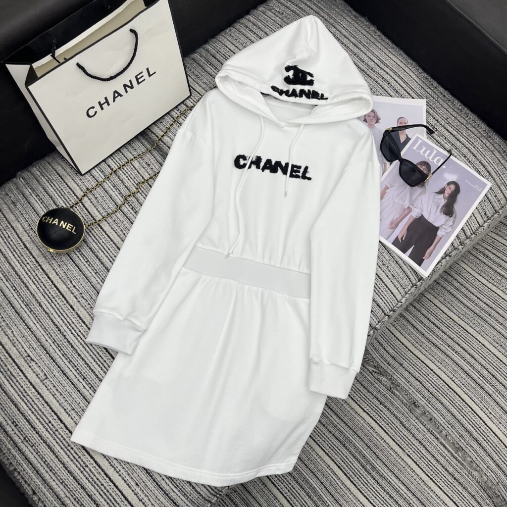 Chanel-Women-White-S/M/L