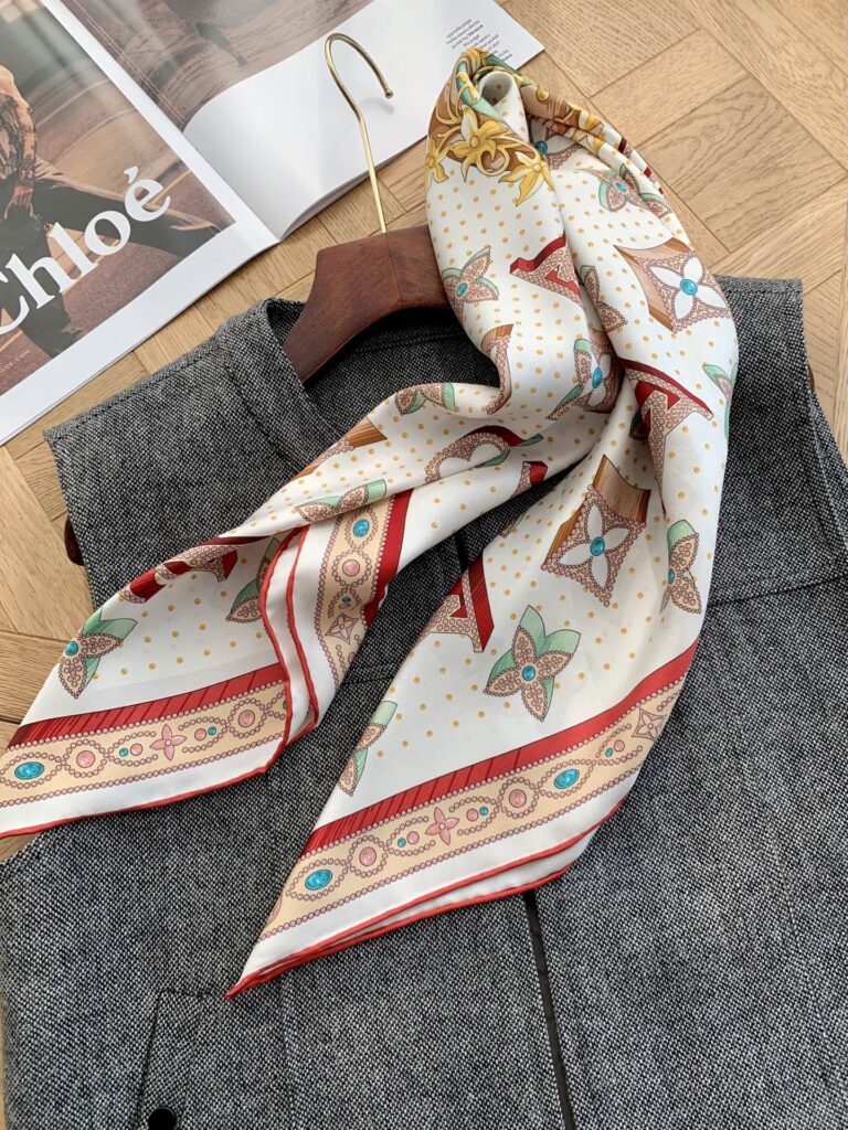 LV-Scarf