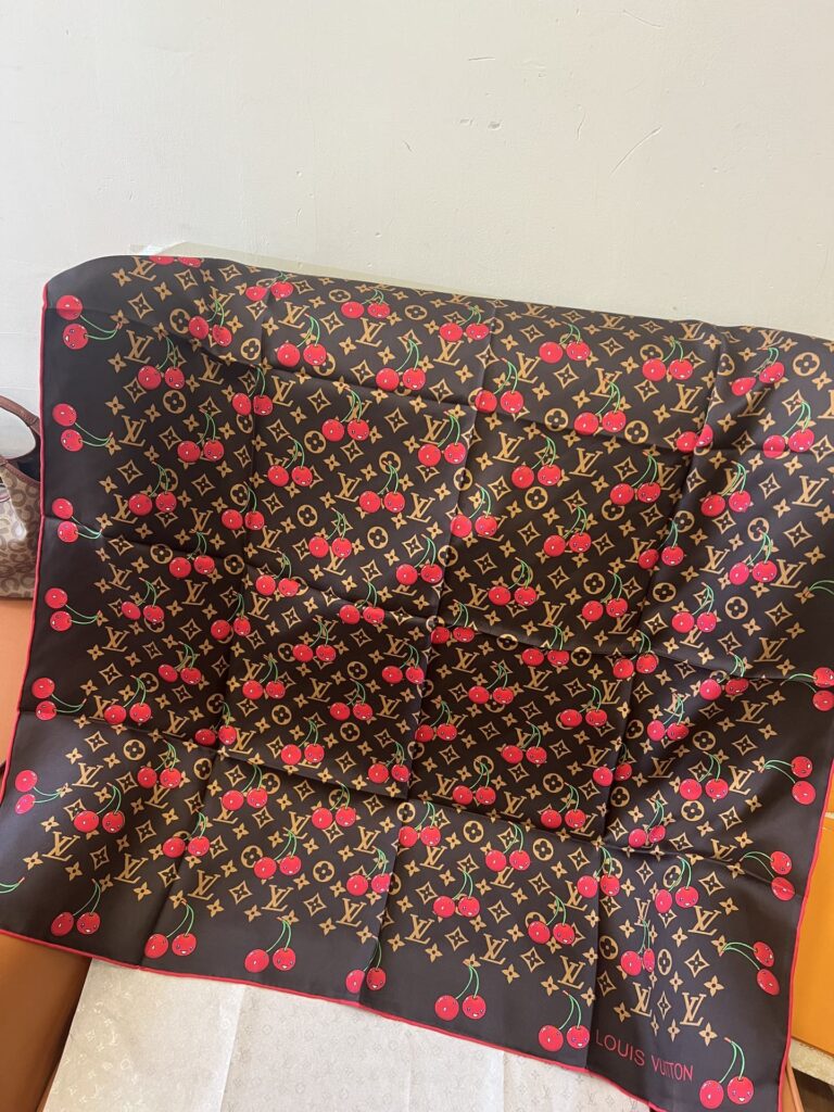 LV-Scarf
