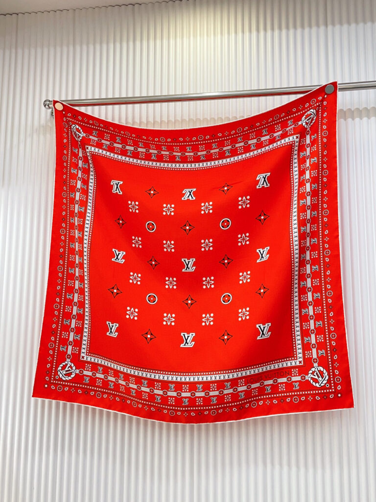 LV-Scarf