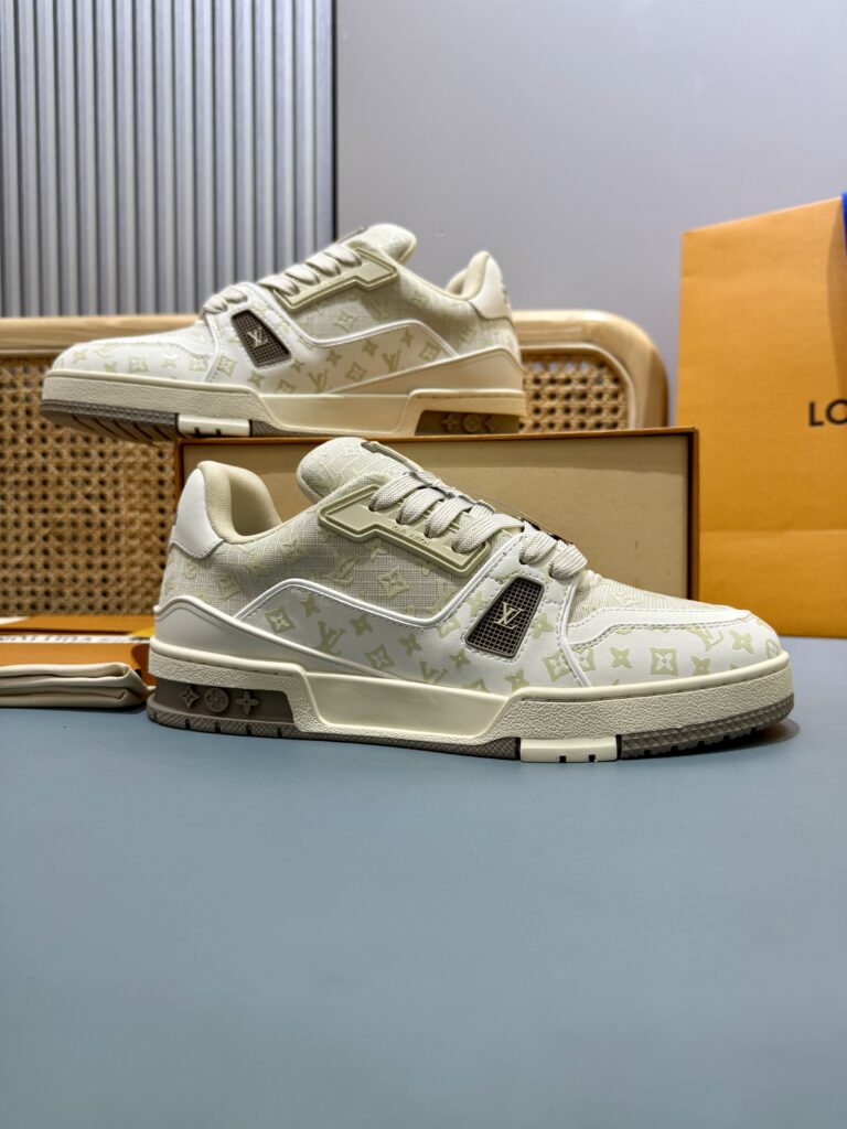 Lv-Trainer-Sneakers-Beige-Man