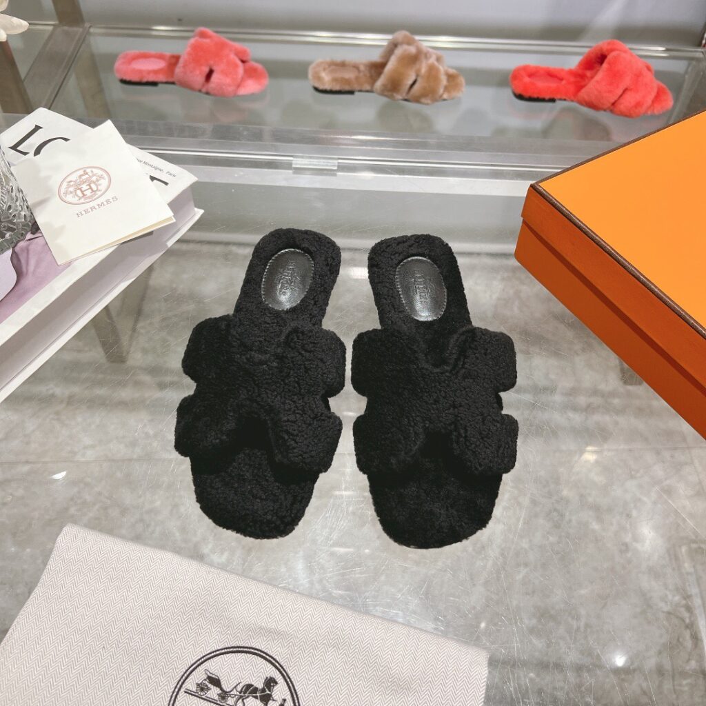 Hermes-Fur Oran-Sandals-Black