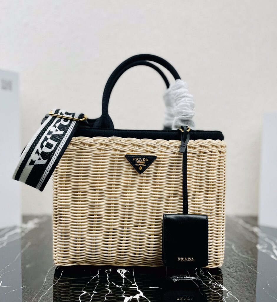 Prada-Straw/Totw Bag