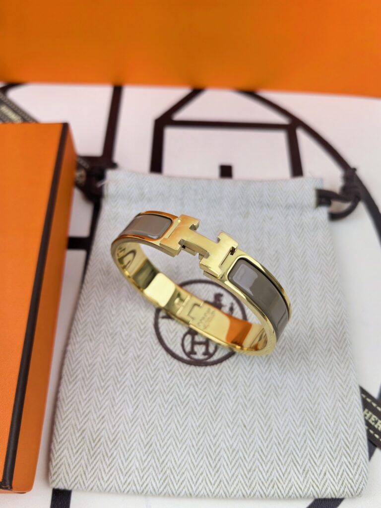 Hermes-H-Bracelet-Light grey