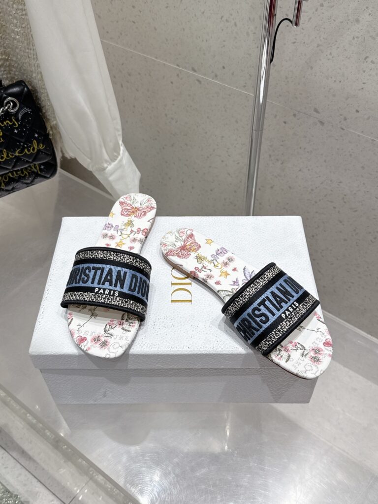 Dior Woman Flip Flops Black&Blue（35-43）